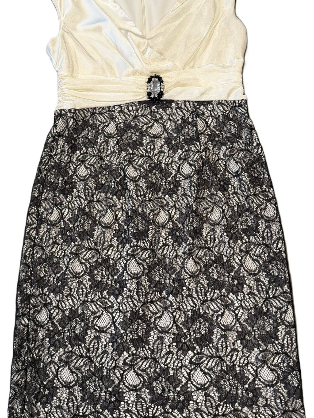 London Times Petites Women’s Ivory Black Floral Lace Cocktail Dress 6P